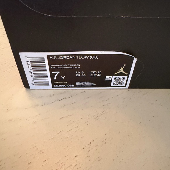 Air Jordan 1 Low (GS) Maroon and White Sneakers - Picture 8 of 8